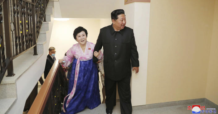 Kim Jong Un gave a luxurious house to the most famous “pink lady” in North Korea