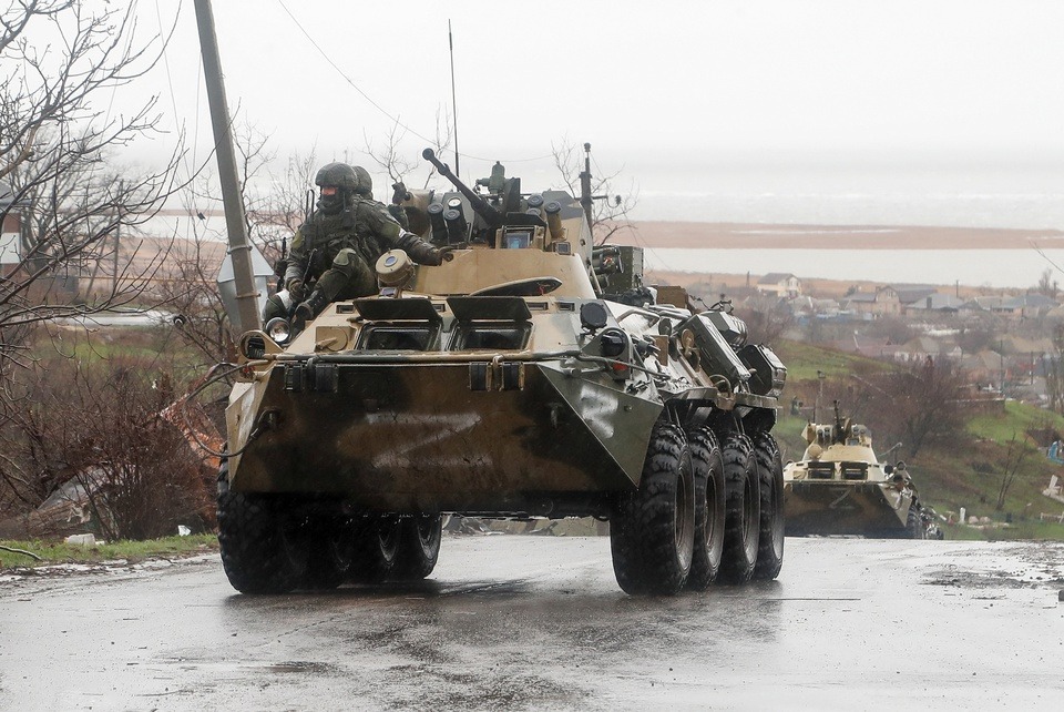Nga công bố hình ảnh binh lính Ukraine đầu hàng tại Mariupol - Ảnh 7.