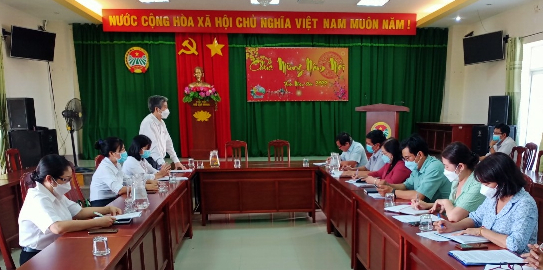 Hội Nông dân và Bưu điện tỉnh Ninh Thuận ký thỏa thuận hỗ trợ đưa nông sản lên sàn thương mại điện tử - Ảnh 2.