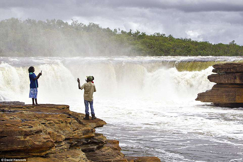 Australia: Explore the mysterious 