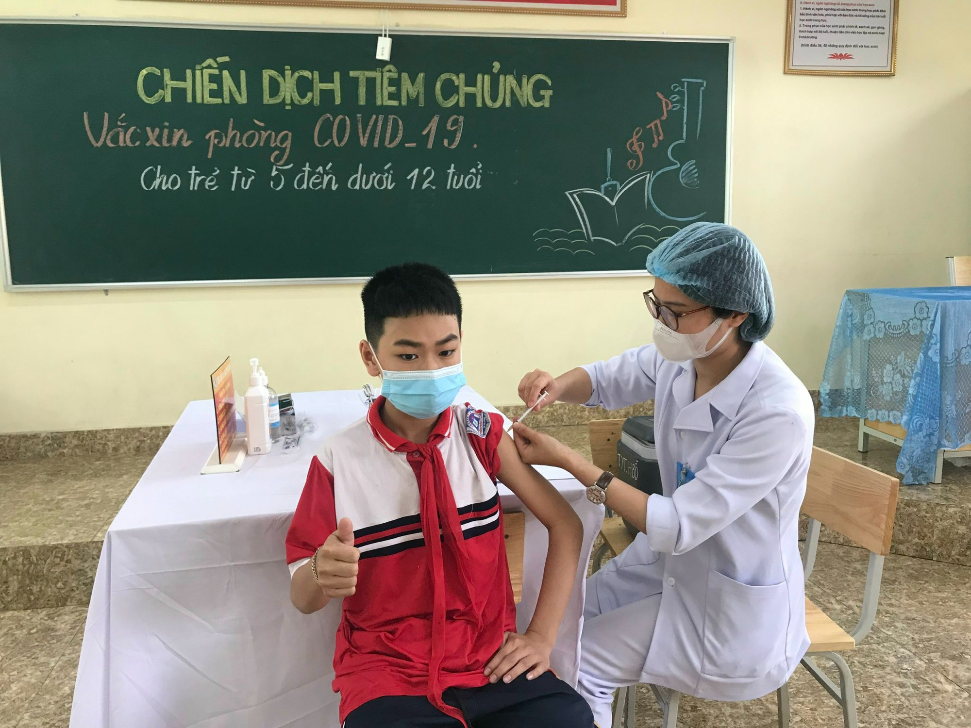 Trẻ từ 5 đến dưới 12 tuổi đã mắc Covid-19 có nên tiêm vaccine Covid-19? - Ảnh 1.