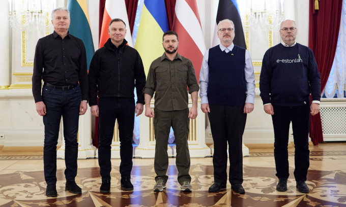 Đến thăm Ukraine, 4 vị tổng thống châu Âu lên tiếng chỉ trích Nga - Ảnh 1.