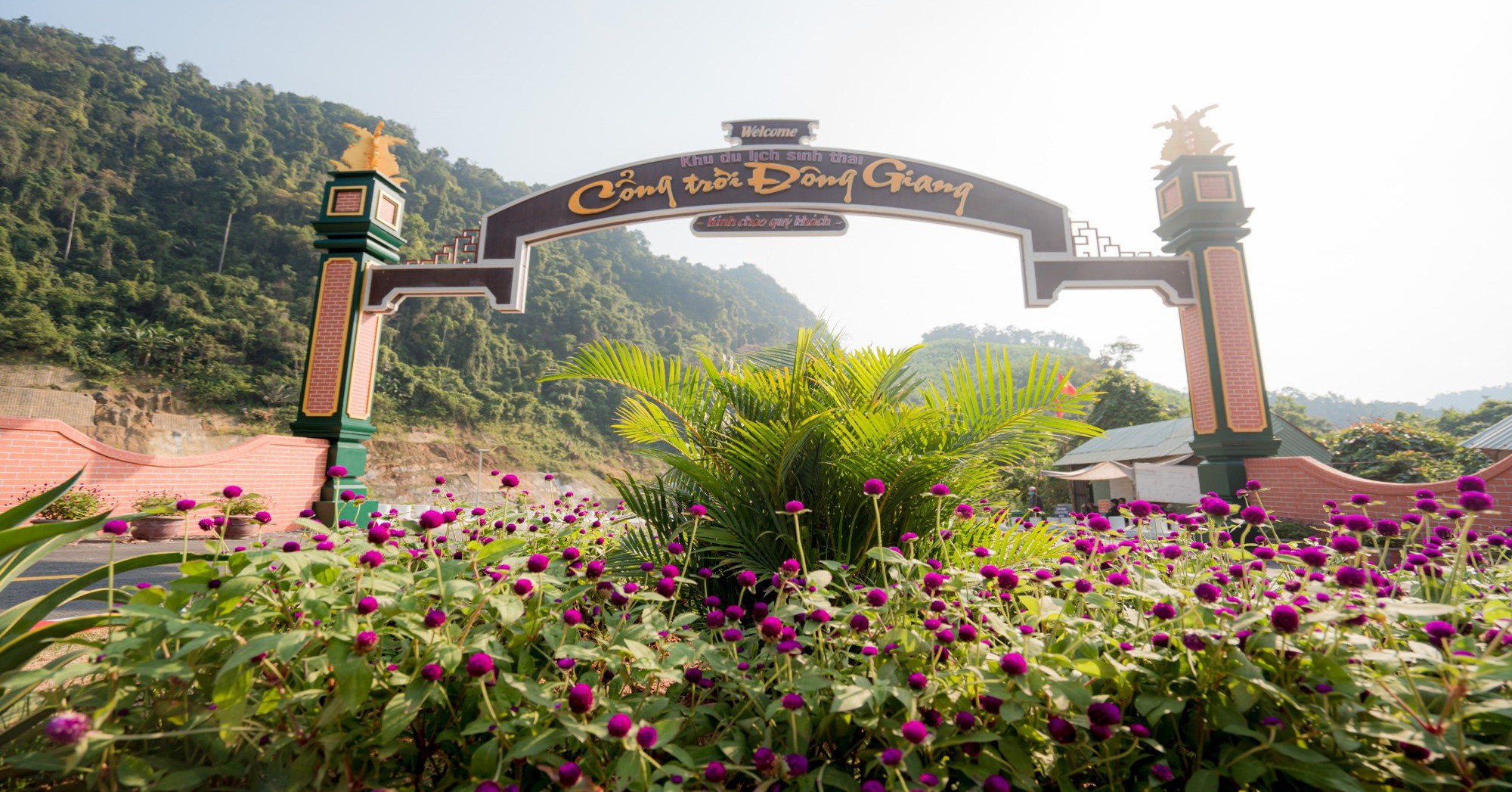 Dong Giang Heaven Gate eco-tourism area officially came into operation on the occasion of April 30