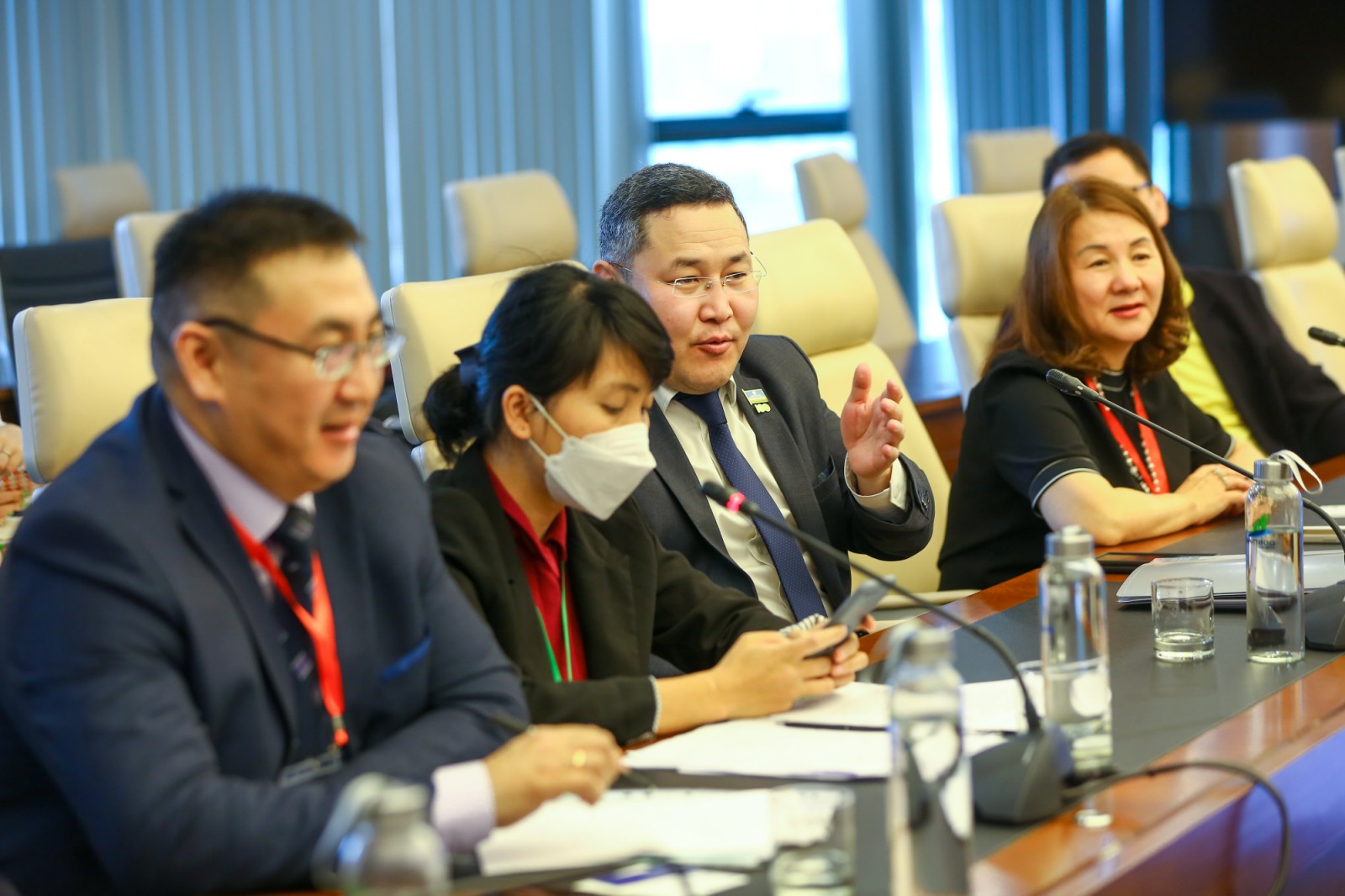 Bộ trưởng Cộng hoà Yakutia thăm và làm việc với Bamboo Airways - Ảnh 1.
