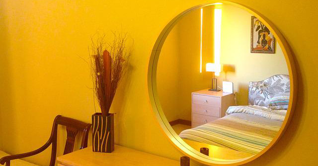 Place the mirror in the correct feng shui so as not to affect the family fortune