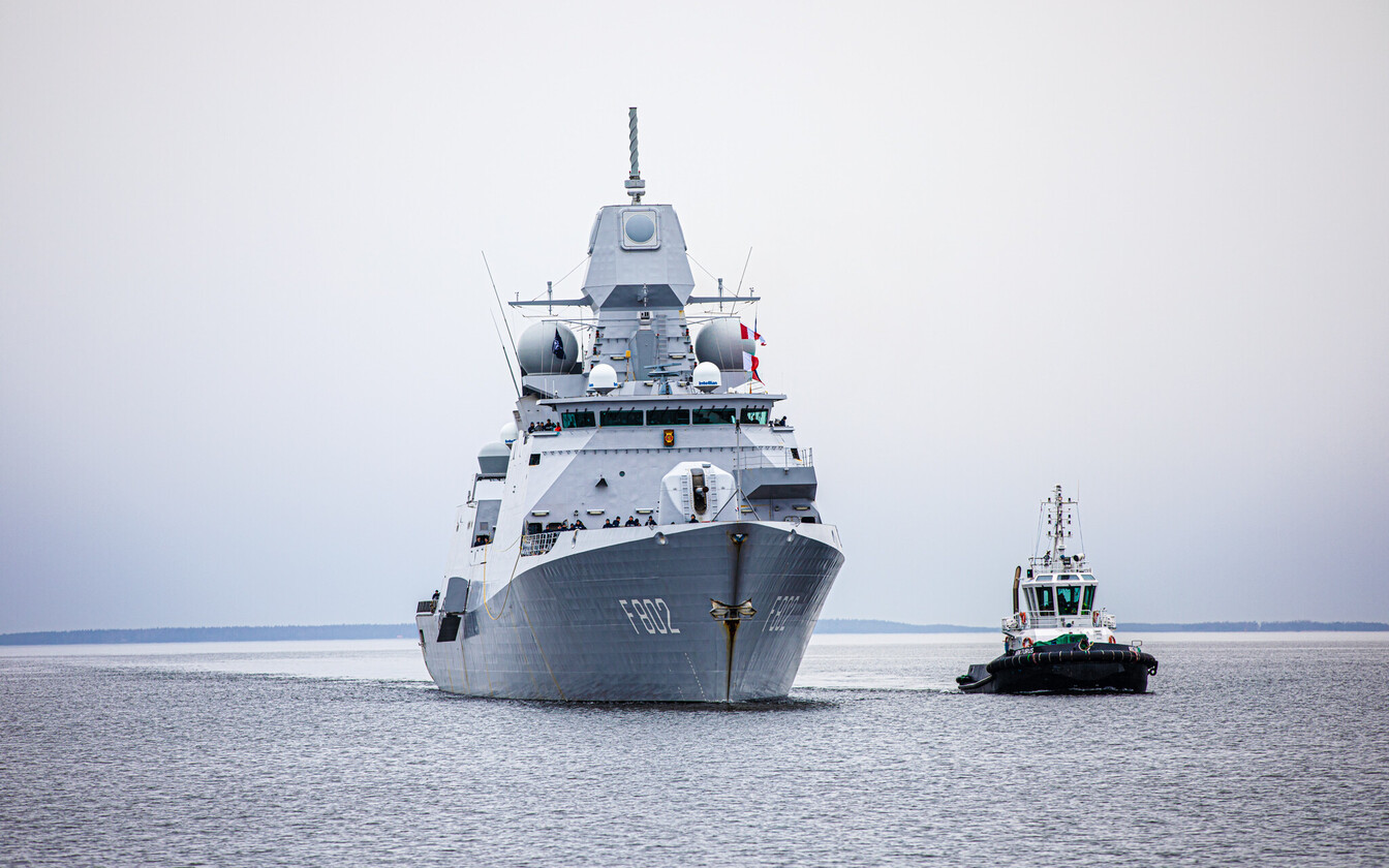 Nhóm tàu phản ứng nhanh của NATO tiến vào Biển Baltic, Nga kích hoạt chế độ trong tầm ngắm - Ảnh 1.