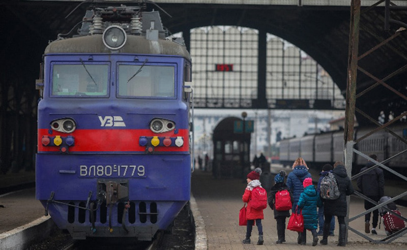 Gần 1 triệu người tị nạn Ukraine trở về nhà, bao gồm cả khách du lịch “bị mắc kẹt” - Ảnh 5.