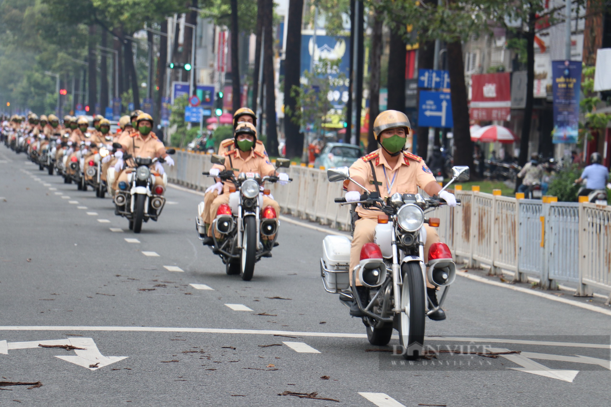 TP.HCM: CSGT ra quân đảm bảo an toàn giao thông dịp lễ và Đại hội thể thao Đông Nam Á - Ảnh 4.