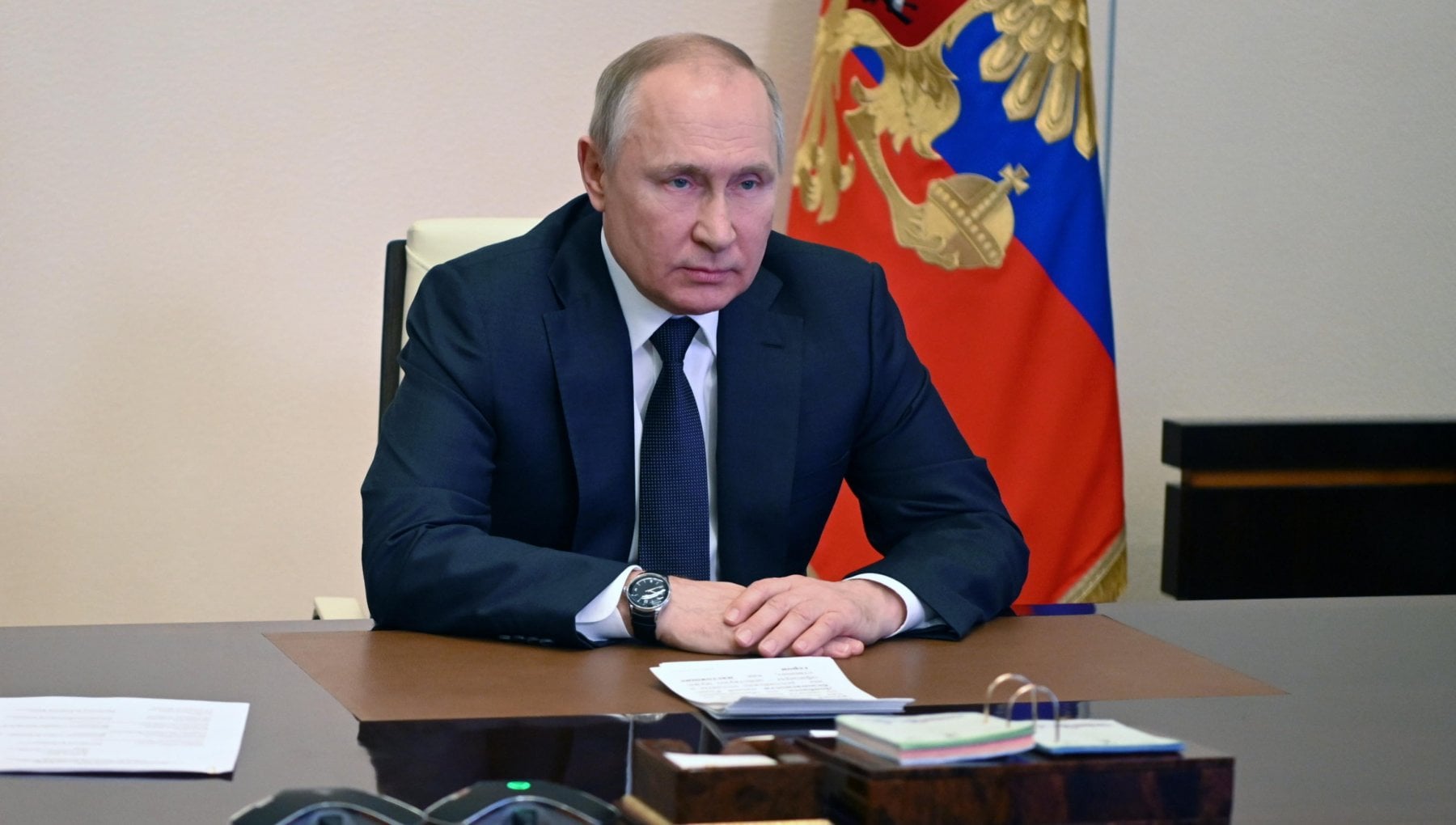 Tổng thống Vladimir Putin cho biết, các lệnh trừng phạt của phương Tây đang làm gián đoạn ngành năng lượng của Nga. Ảnh: @AFP.