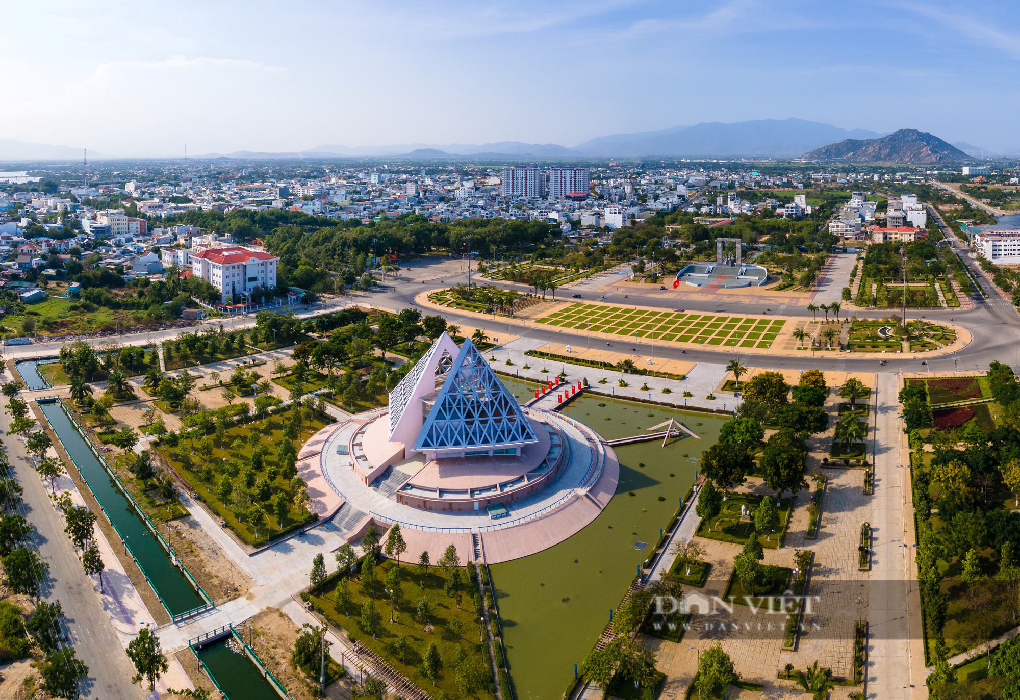 Thủ tướng Phạm Minh Chính: Ninh Thuận không được &quot;ngủ quên trên vòng nguyệt quế&quot; - Ảnh 1.