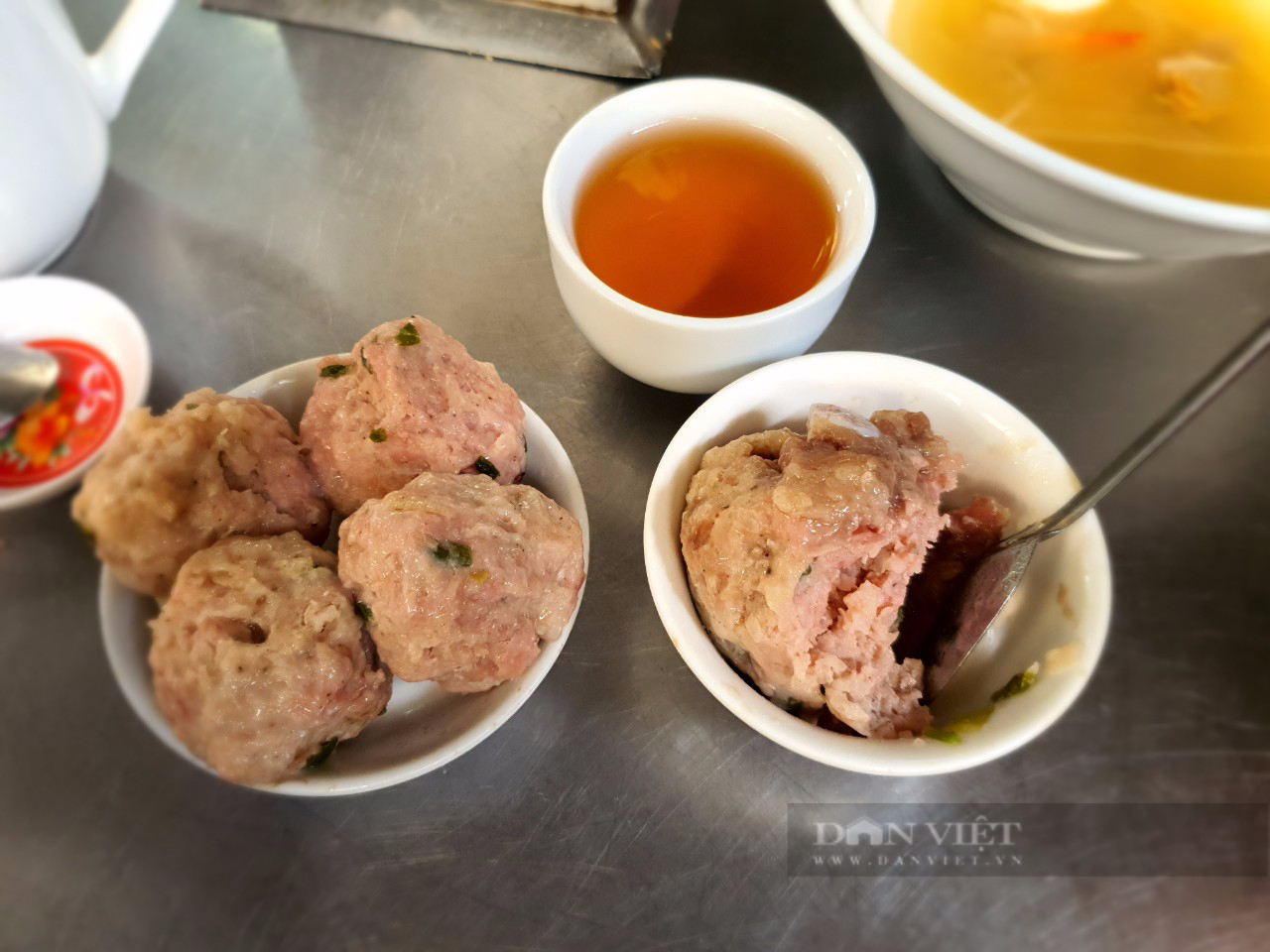 Saigon restaurant: The famous Cho Lon breakfast restaurant, many people go to eat early in the morning, but still run out of dishes - Photo 2.