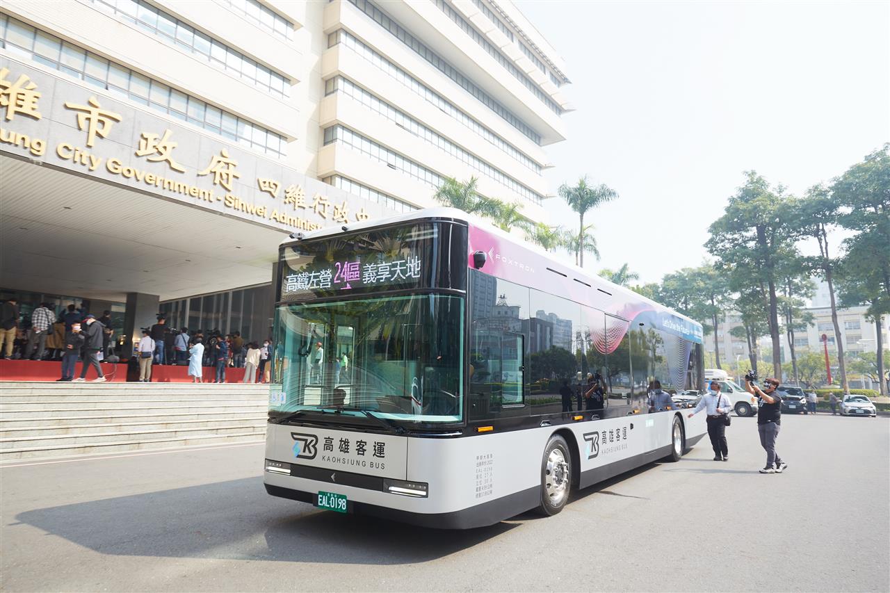 According to Taiwan's Public Transport Office (PTO), the agency will do its best to realize its goal of expanding the local electric bus fleet to 400 by the end of 2022. Photo: @AFP.