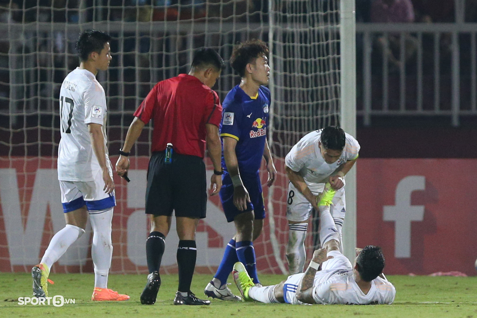 Xuan Truong played fair-play even though the home team was leading in the AFC Champions League - Photo 2.