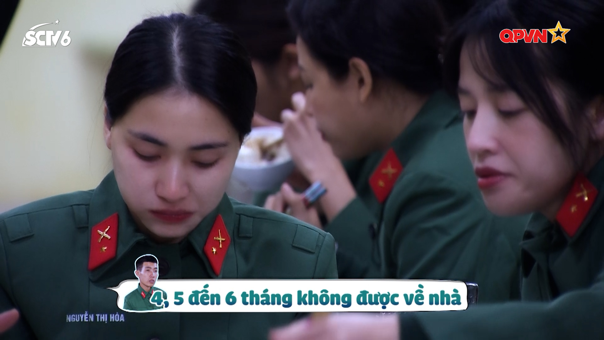 Hòa Minzy nghẹn ngào, bật khóc ngay trong bữa cơm vì nhớ con trai - Ảnh 2.