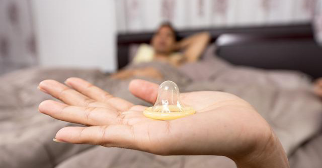 Afraid of getting pregnant, her husband discovered a way to use a “poisonous” condom