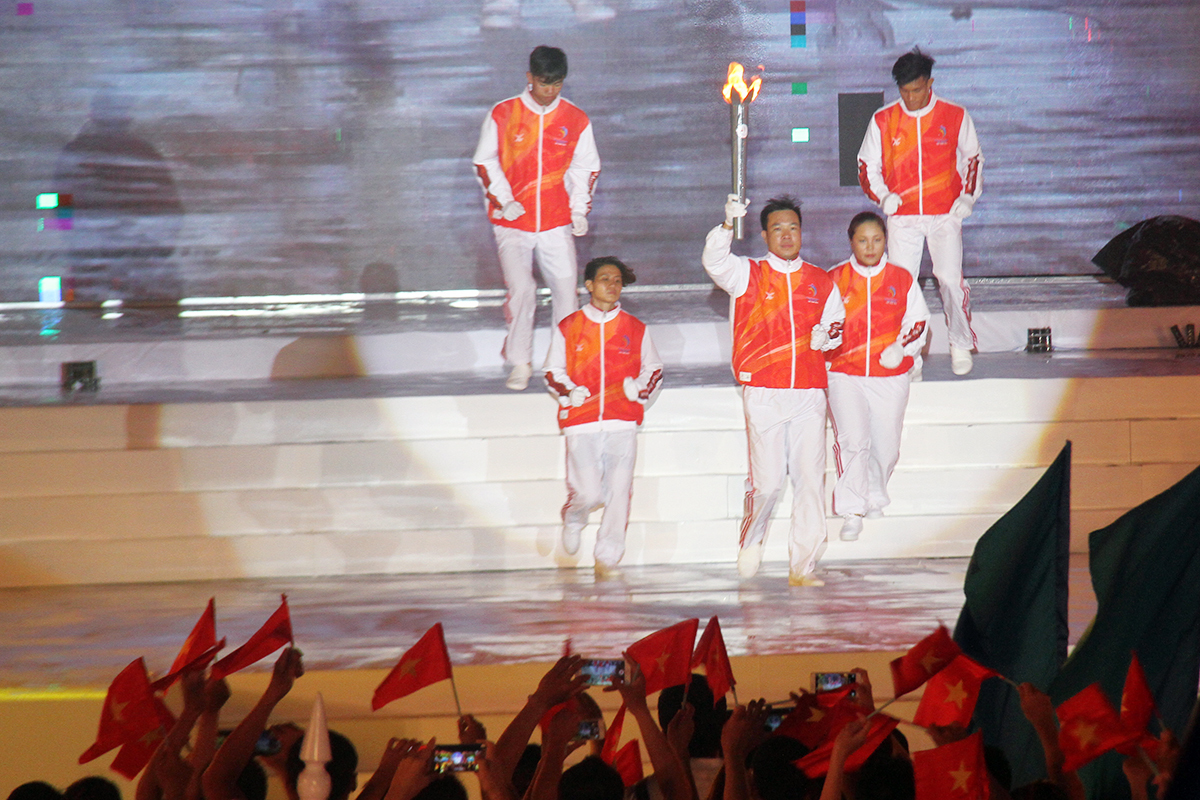 HCV Olympic Hoàng Xuân Vinh chia sẻ cảm xúc được châm đuốc SEA Games 31 - Ảnh 3.