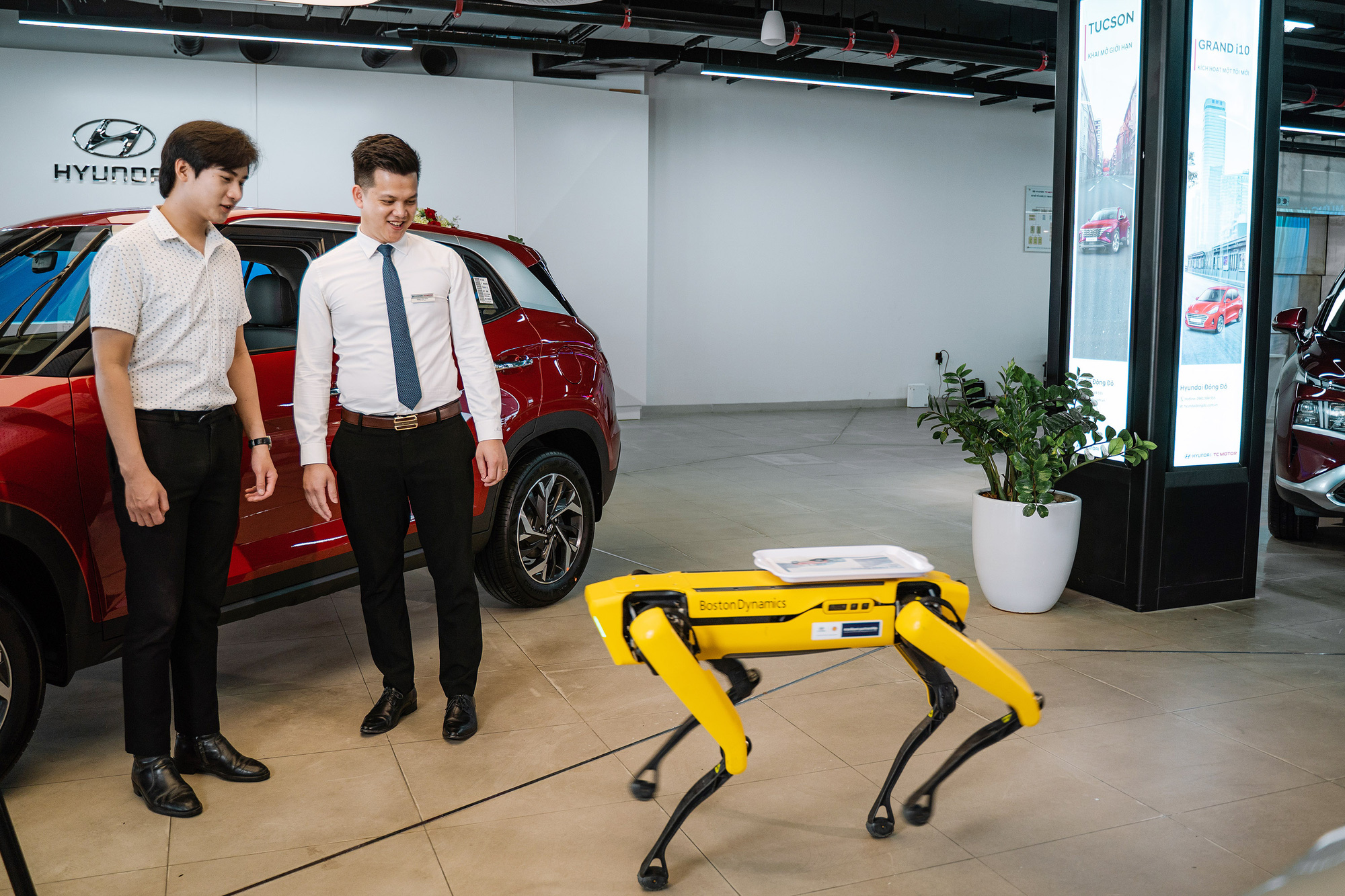 Hyundai trang robot Spot Boston Dynamic giúp nâng cao trải nghiệm khách hàng - Ảnh 2.