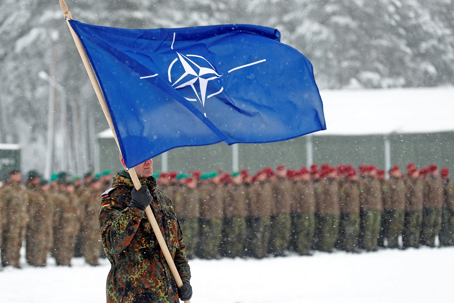 Nga 'nổi đóa' vì NATO tăng cường hoạt động quân sự ở Bắc Cực, cảnh báo điều đáng ngại này - Ảnh 1.
