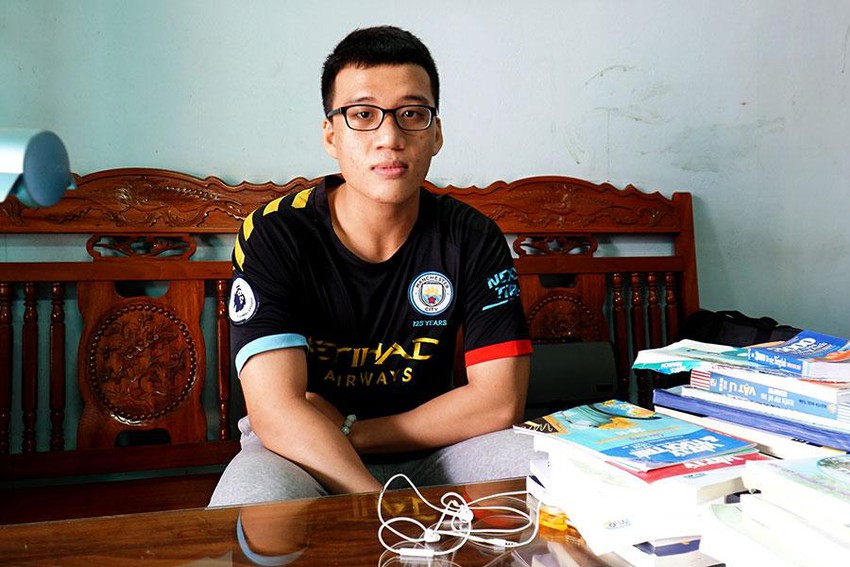 Cậu học trò nghèo Ninh Thuận sắp sang châu Âu thi Olympic Vật lý - Ảnh 1.
