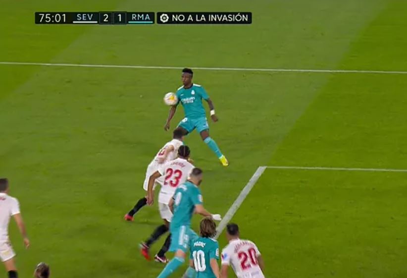 Bị dẫn 2 bàn, Real Madrid thắng ngược Sevilla ở phút 90+2 - Ảnh 2.