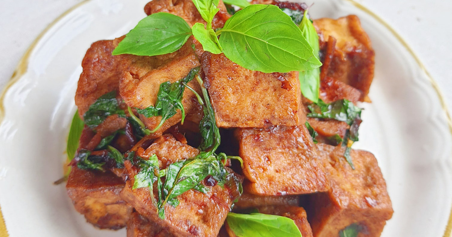 Tofu combined with this leaf will create an extremely attractive dish