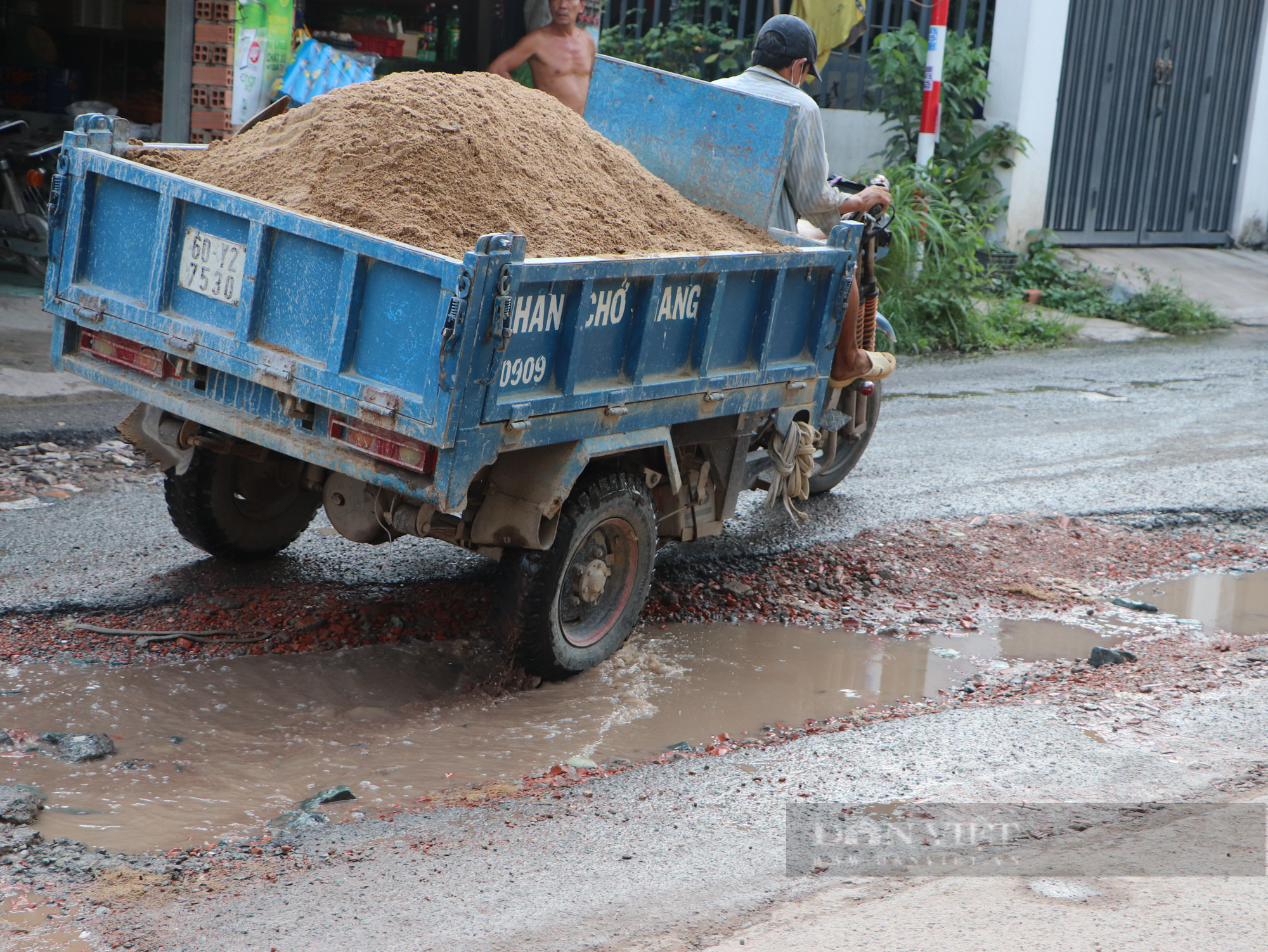 Người dân, sinh viên ĐHQG TP.HCM lo lắng tai nạn rình rập khi tham giao thông trên đoạn đường Tô Vĩnh Diện - Ảnh 7.