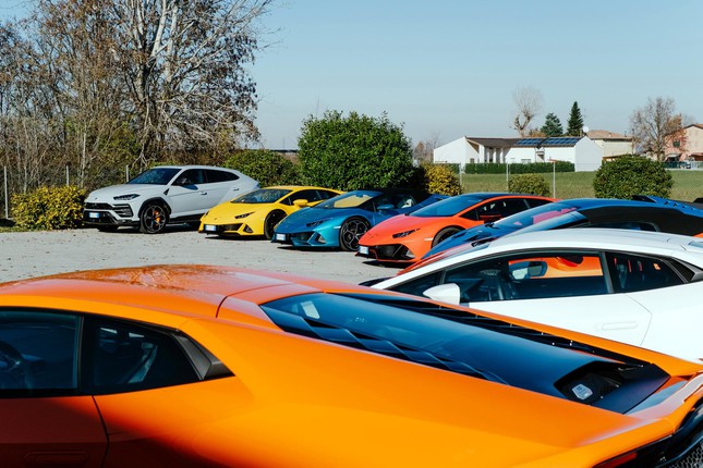 Lamborghini đạt doanh số bán xe kỷ lục - Ảnh 6.