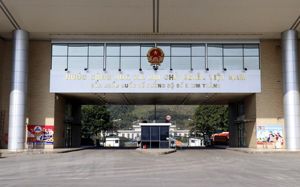 Import and export through Lao Cai border gate is still facing difficulties