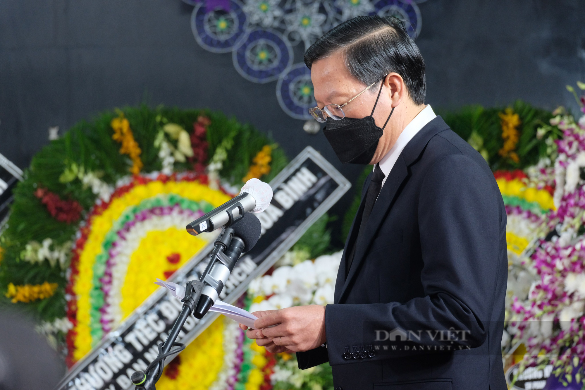 Ảnh: Toàn cảnh lễ tang Phó Chủ tịch thường trực UBND TP.HCM Lê Hòa Bình - Ảnh 3.