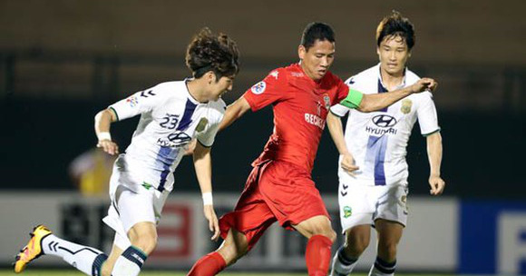 Which Vietnamese club once made Jeonbuk Hyundai receive a bitter defeat?