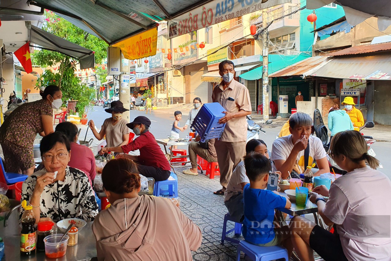 Sài Gòn quán: Súp cua chợ Thiếc nổi tiếng rẻ mà ngon, có óc, tuỷ heo béo ngậy, chiều chiều là kín bàn, kín ghế - Ảnh 5.