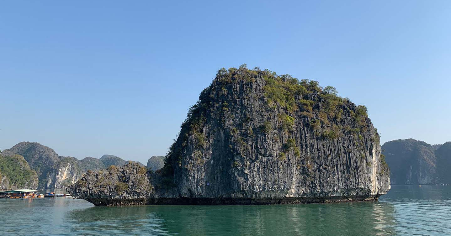 Cat Ba tourism awakens the golden potential that has been asleep before the holiday April 30 – May 1