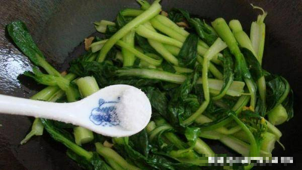 The longtime chef only gives 3 tips to help stir-fry green vegetables, not water - Photo 6.