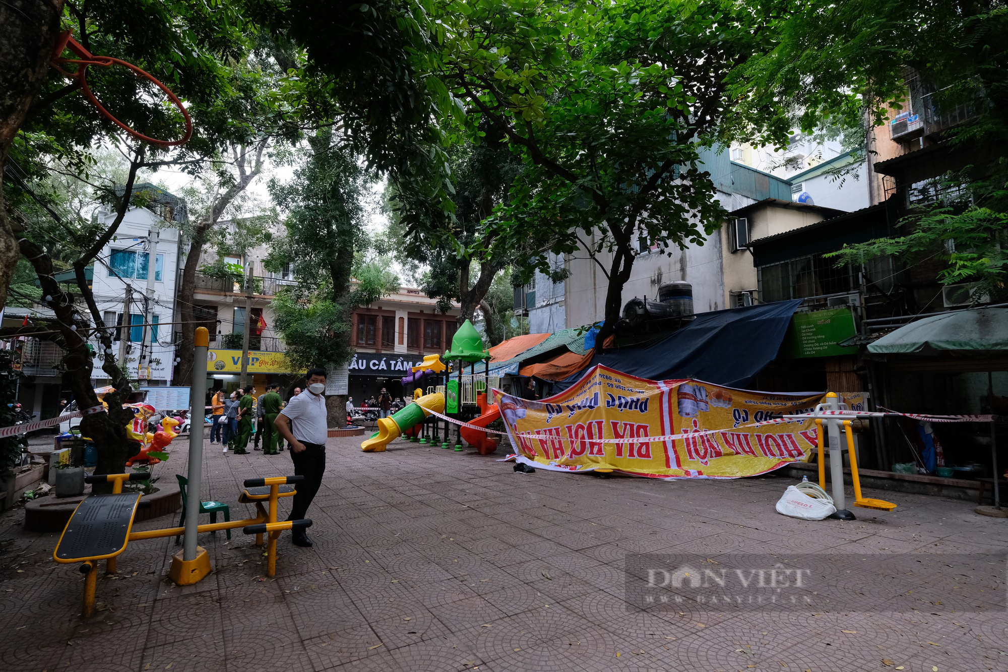 How is the health of father and son who narrowly escaped death after a fire when 5 relatives died in Hanoi?  - Photo 3.