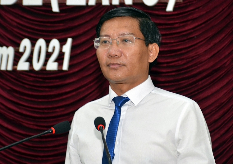 Cảnh cáo Chủ tịch tỉnh Bình Thuận, đề nghị kỷ luật 2 nguyên Ủy viên Trung ương Đảng - Ảnh 1.