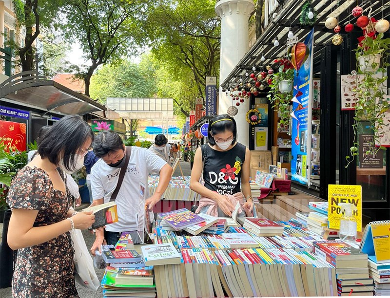 NXB Trẻ tặng 5.000 cuốn Cẩm nang khuyến đọc nhân Ngày sách Việt Nam - Ảnh 1.