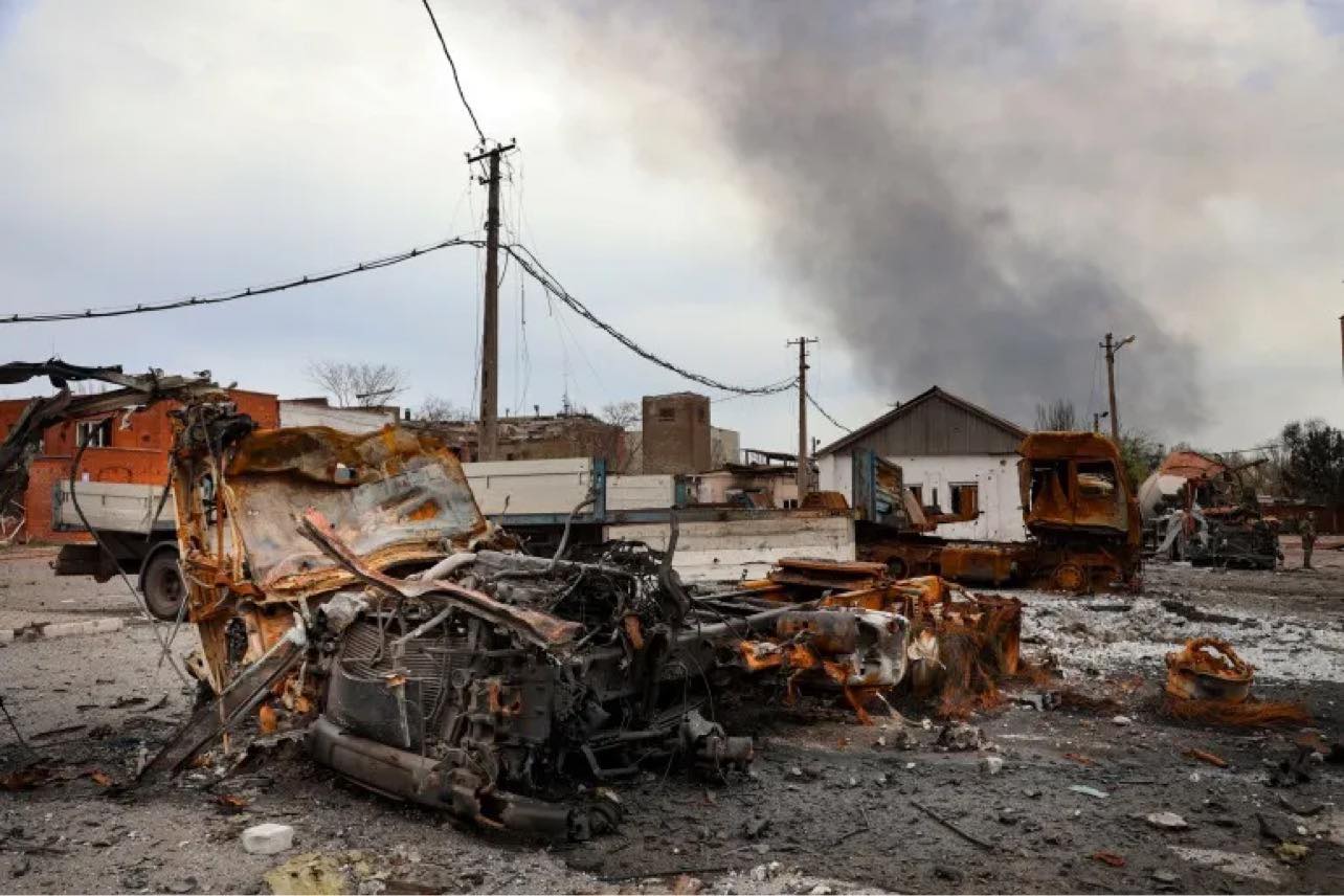 Latest Mariupol situation: Ukraine calls for urgent evacuation in Azovstal stronghold - Photo 1.