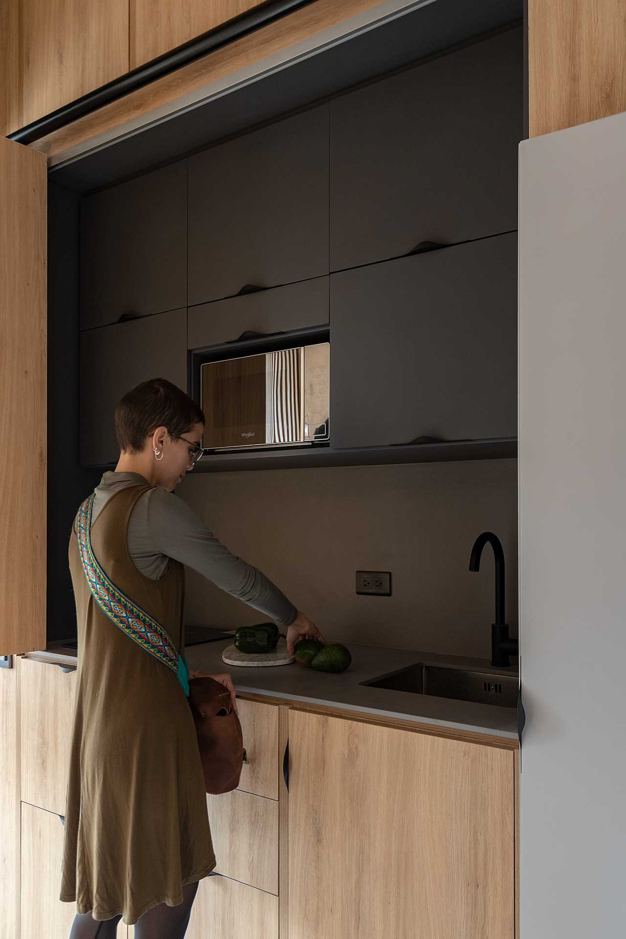 Thiết kế tủ đồ giúp tận dụng tối đa không gian trong căn hộ nhỏ - Ảnh 13.