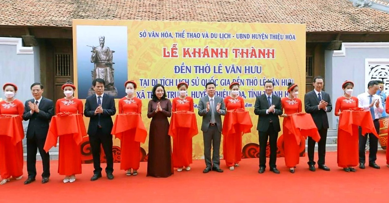Many solemn activities commemorate the 700th anniversary of the death of historian Le Van Huu
