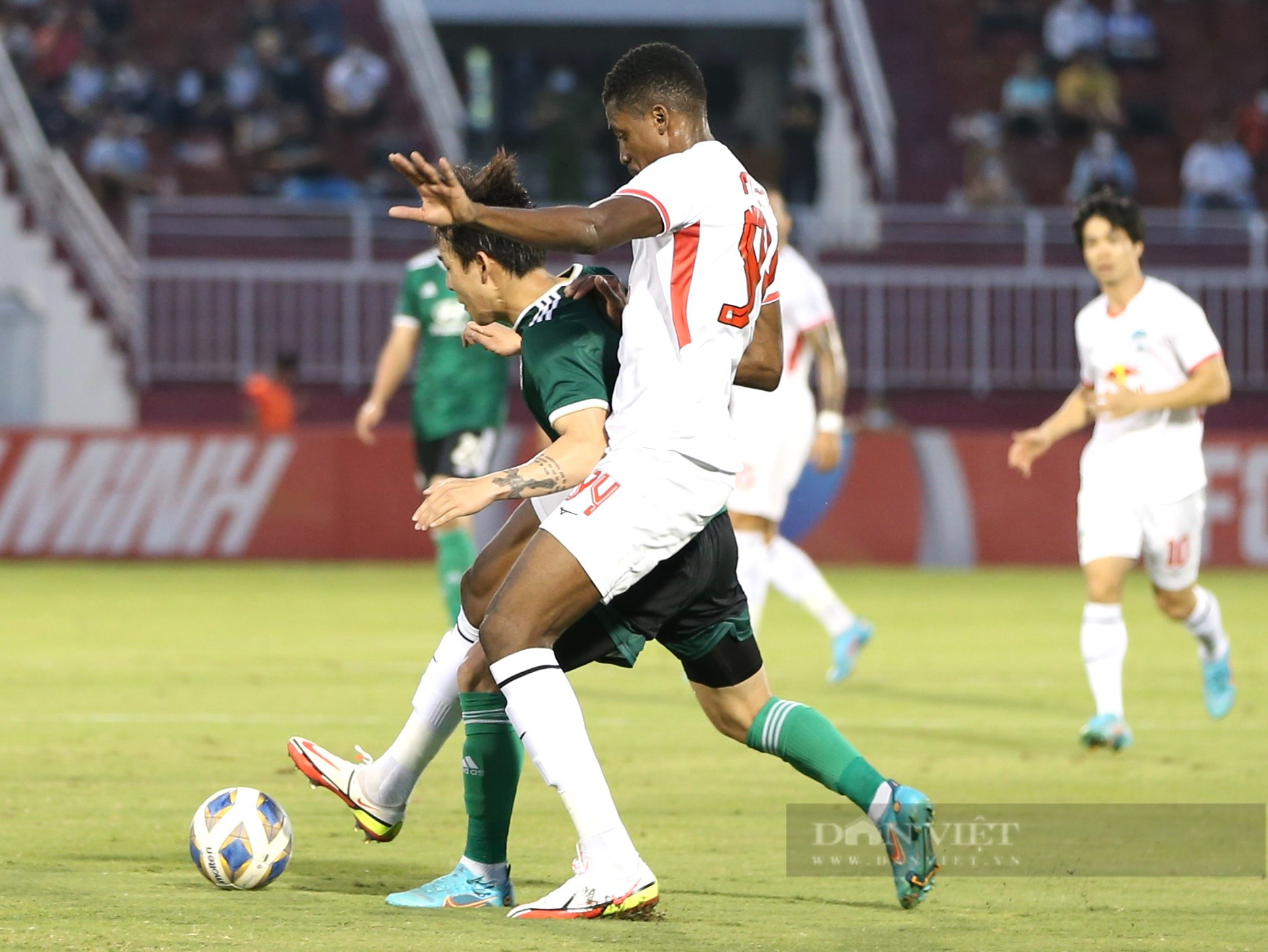 Photo series: Hoang Anh Gia Lai club lost to Jeonbuk FC at the last minute - Photo 4.