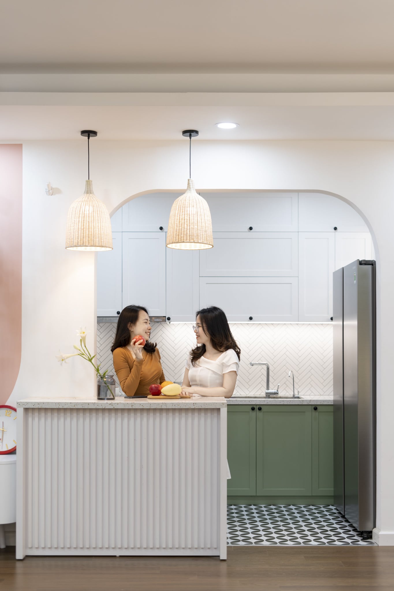 Mẫu nhà đẹp năm 2022: Mê mẩn căn hộ 99m2 theo phong cách color block của cặp vợ chồng trẻ Hà Thành - Ảnh 11.