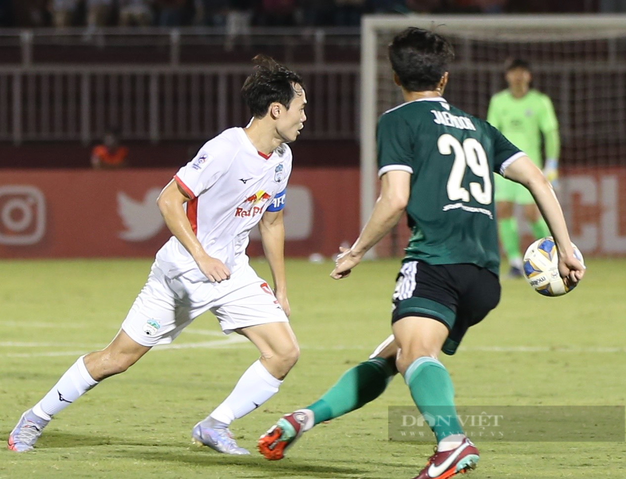 Photo series: Hoang Anh Gia Lai club lost to Jeonbuk FC at the last minute - Photo 3.