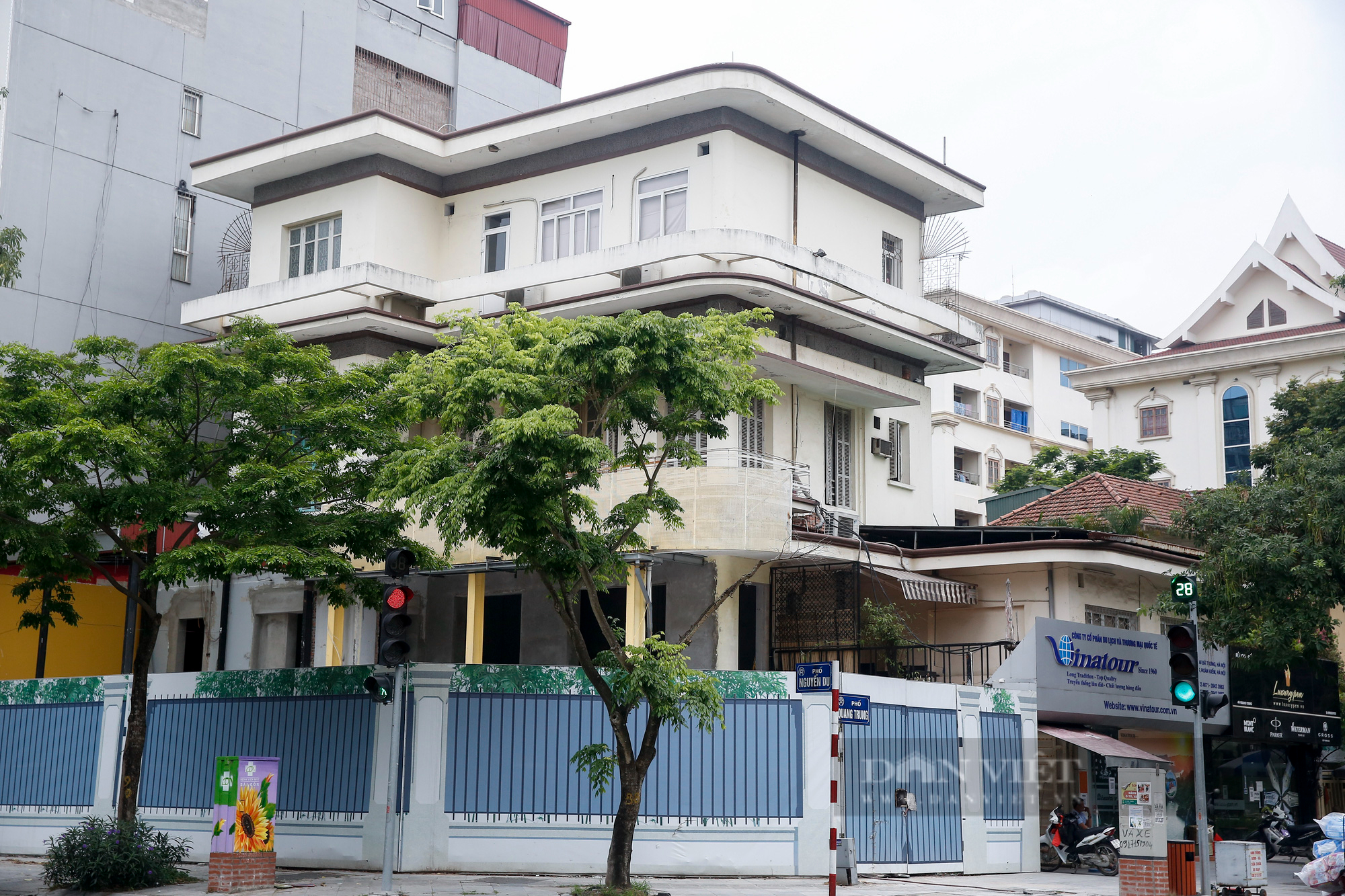 Cận cảnh những biệt thự xây trước 1954 thuộc diện không được bán tại Hà Nội - Ảnh 5.