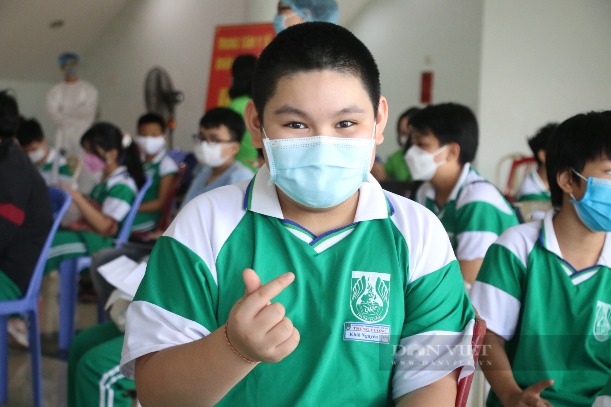 Da Nang: Parents wake up early, leave work to take their children to get Covid-19 vaccine - Photo 6.