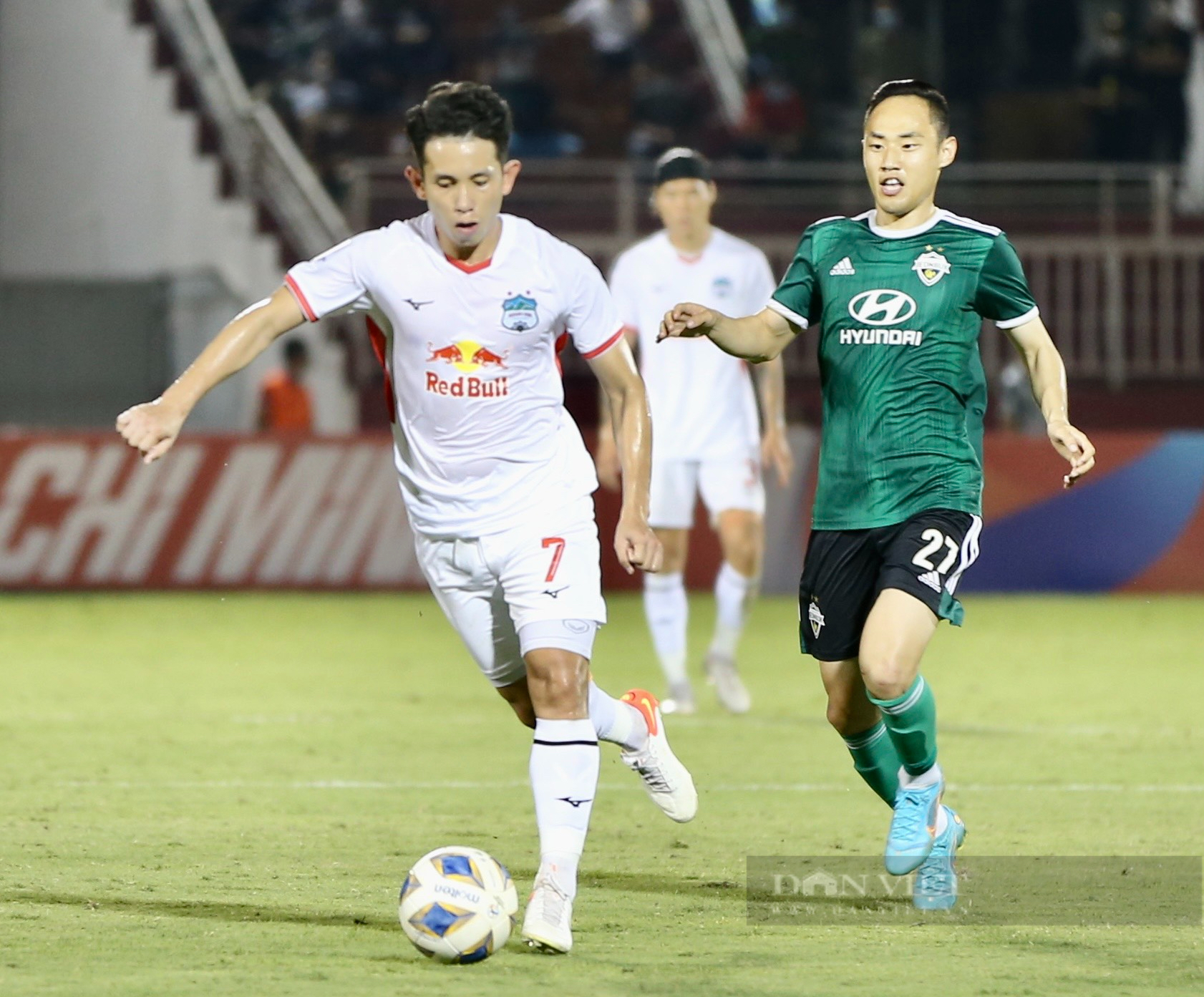 Photo series: Hoang Anh Gia Lai club lost to Jeonbuk FC at the last minute - Photo 6.