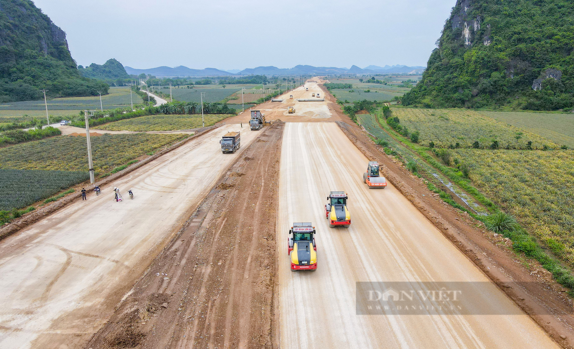 Cận cảnh 3 đường hầm xuyên núi nối 3 tỉnh Ninh Bình - Thanh Hoá - Nghệ An - Ảnh 4.