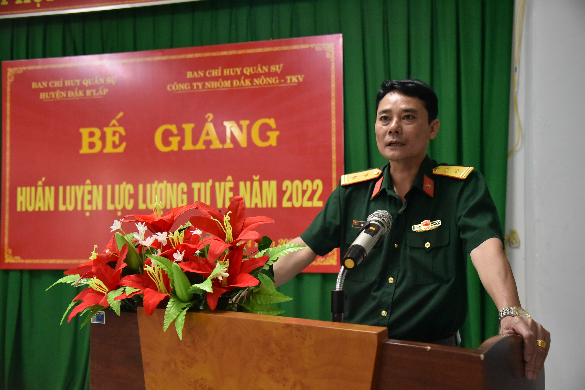 Trung đội tự vệ Công ty Nhôm Đắk Nông - TKV (DNA) hoàn thành khoá huấn luyện năm 2022 - Ảnh 1.