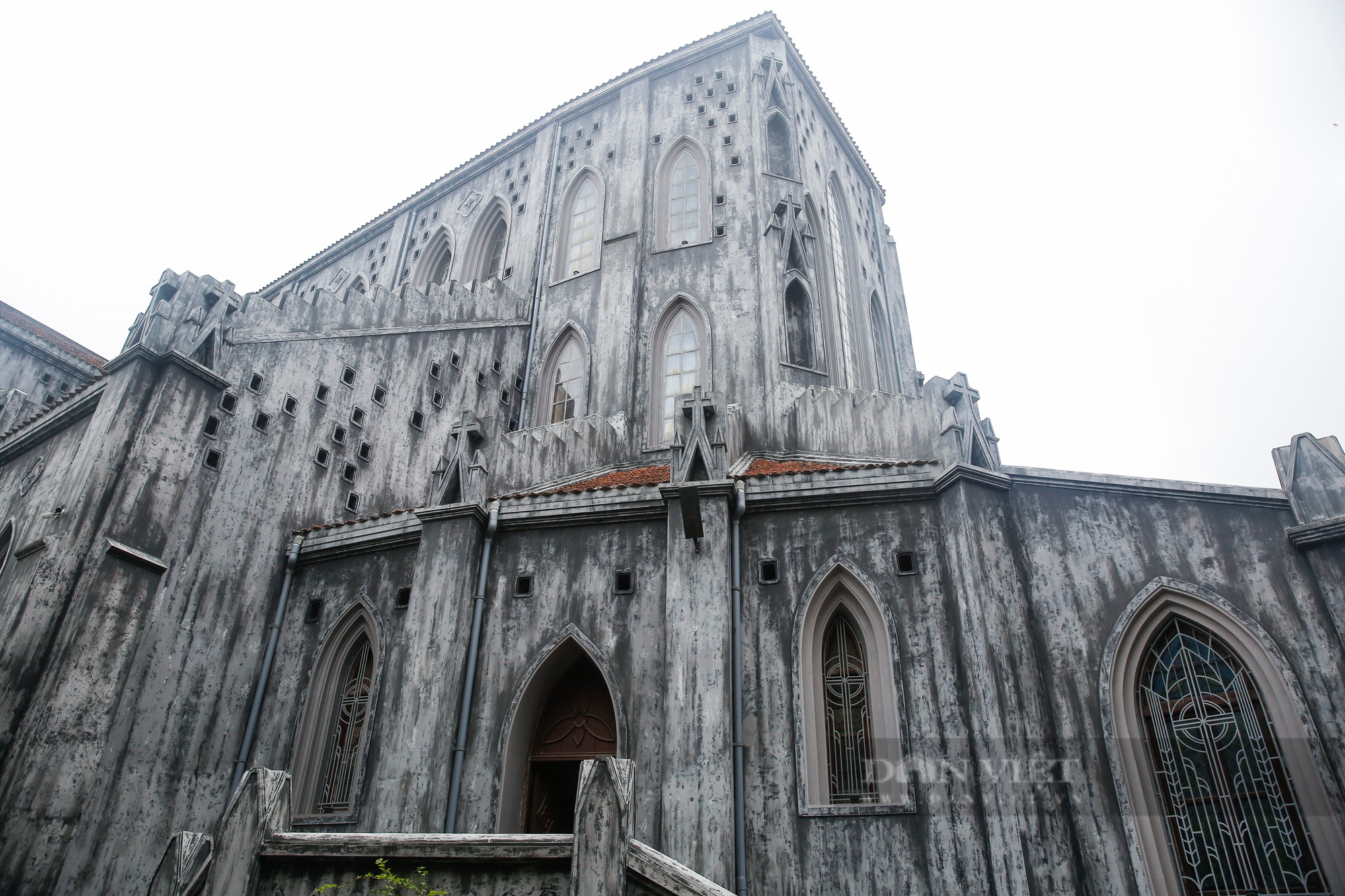 Nhà thờ Lớn Hà Nội bất ngờ trở về nét cổ kính nguyên bản - Ảnh 6.