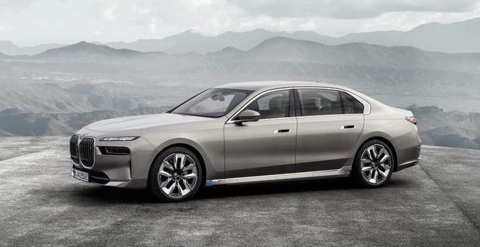 BMW ra mắt xe điện có khả năng tăng tốc ngang siêu xe - Ảnh 9.