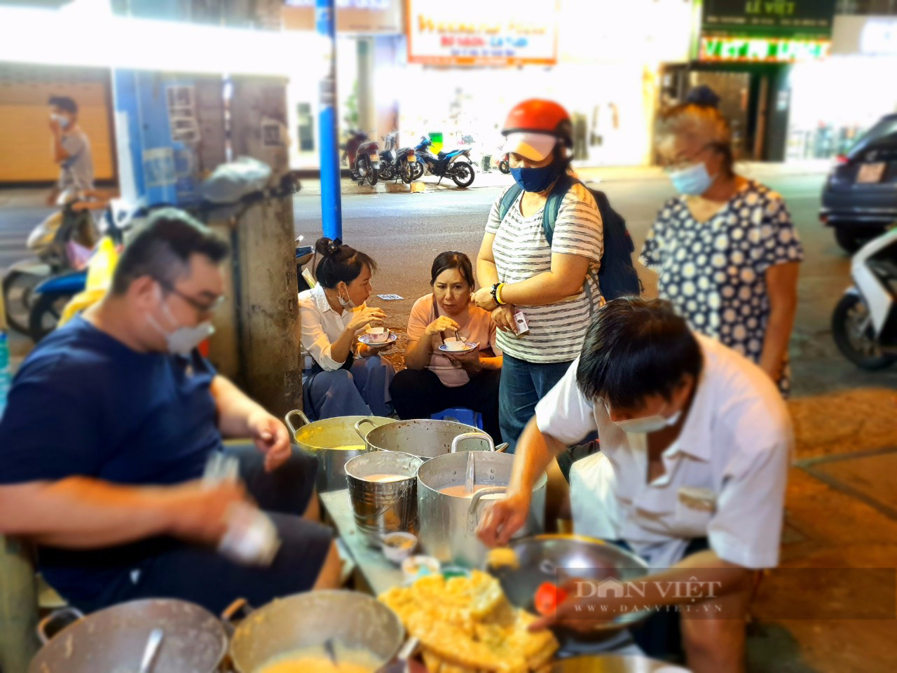 Saigon shop: Strangely, a hot tea shop on Vo Van Tan street, the weather is hot, but the customers are still hot - Photo 3.